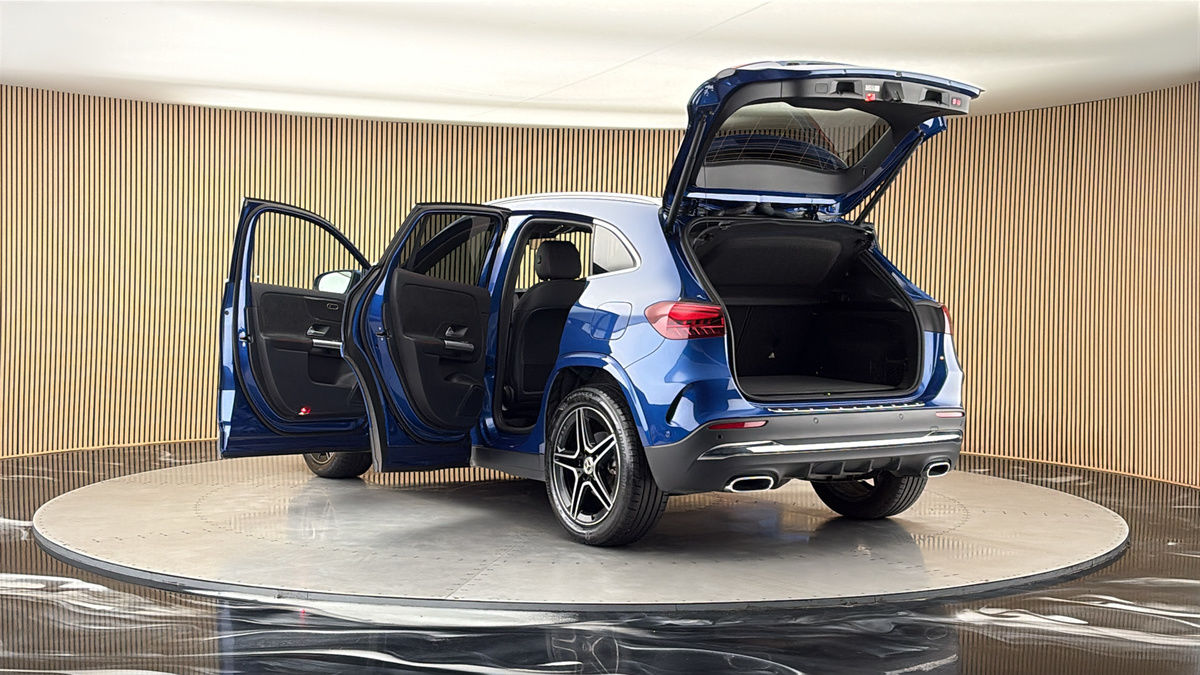 Mercedes-Benz GLA Image 23