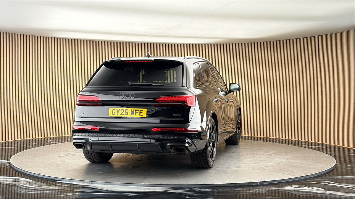 More views of Audi Q7