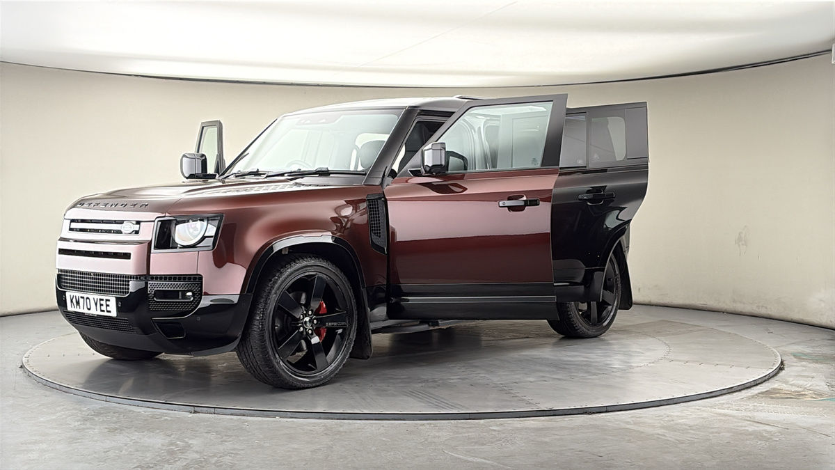 Land Rover Defender 110 Image 22
