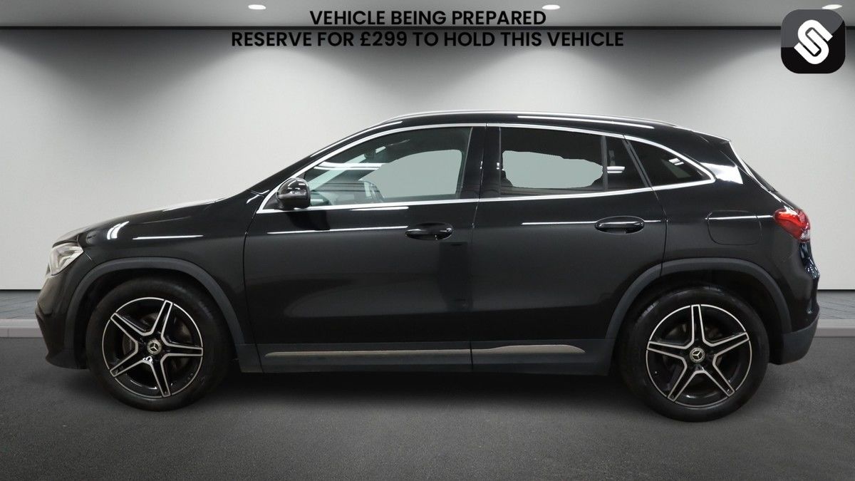 Mercedes-Benz GLA Image 6