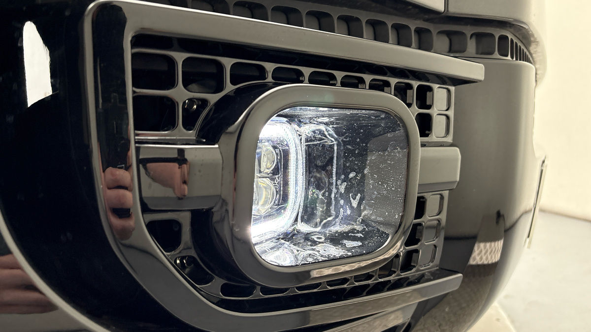 Land Rover Defender 110 Urban Image 29