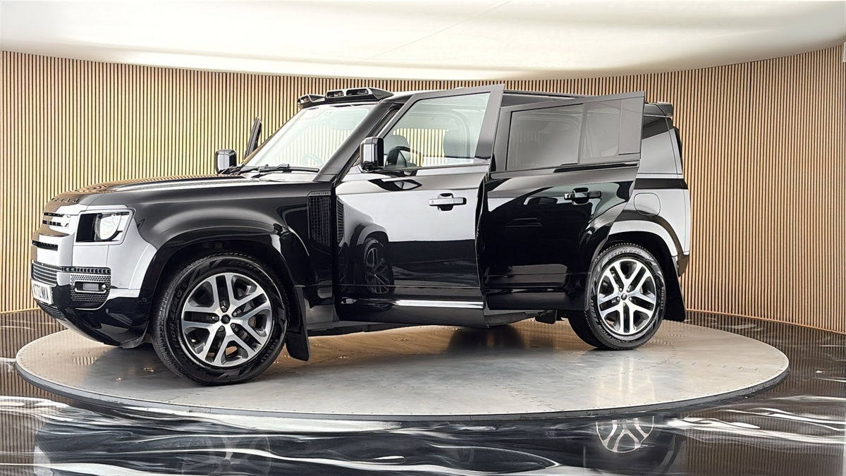 More views of Land Rover Defender 110