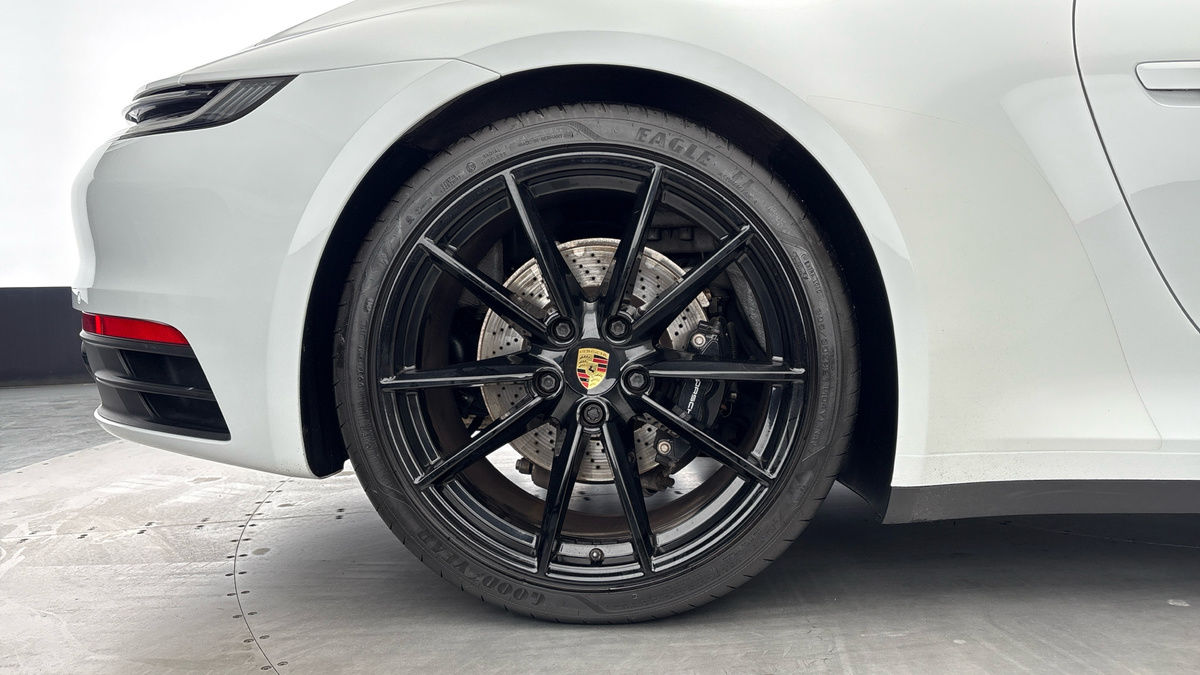 Porsche 911 Image 10