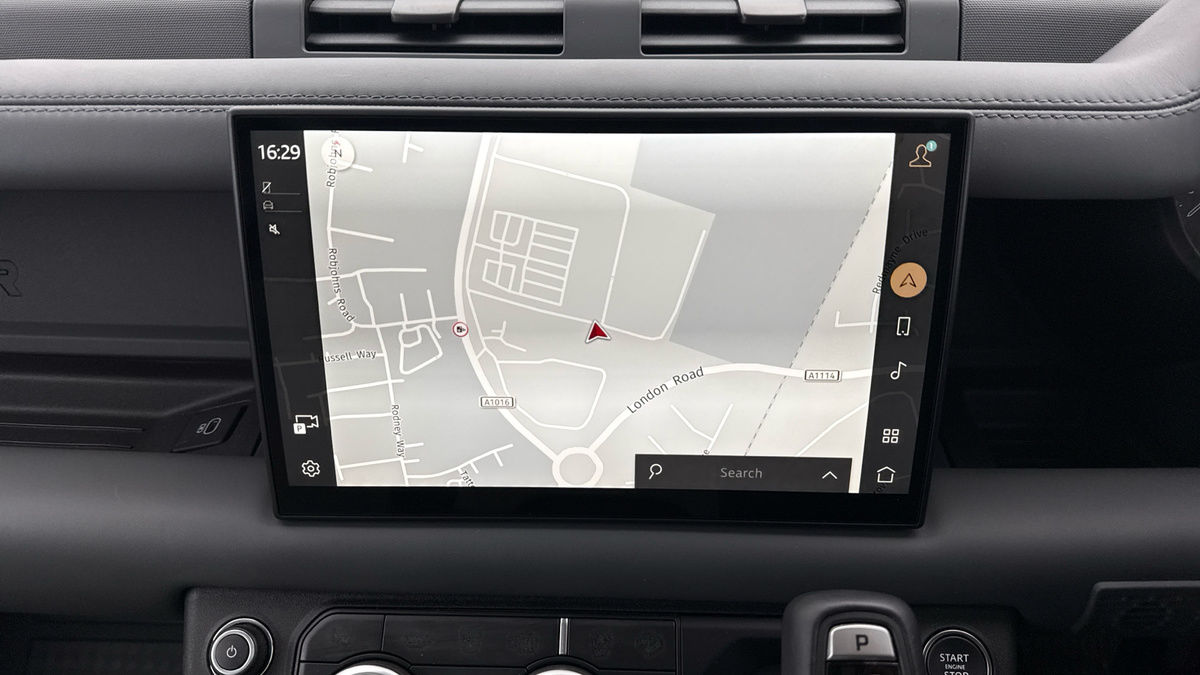 Land Rover Defender 90 Image 17