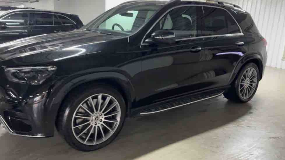 More views of Mercedes-Benz GLE