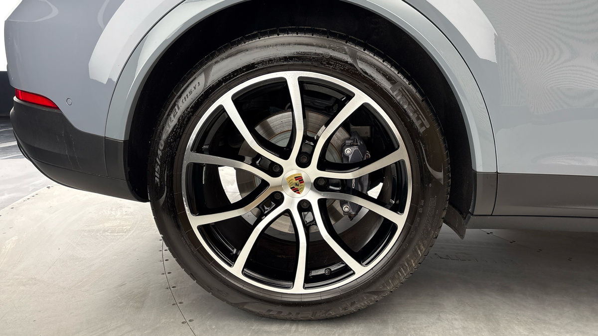 Porsche Cayenne Image 10