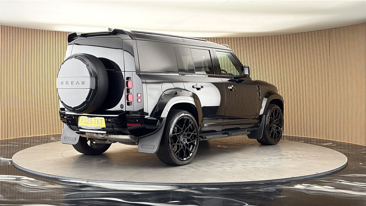More views of Land Rover Defender 110