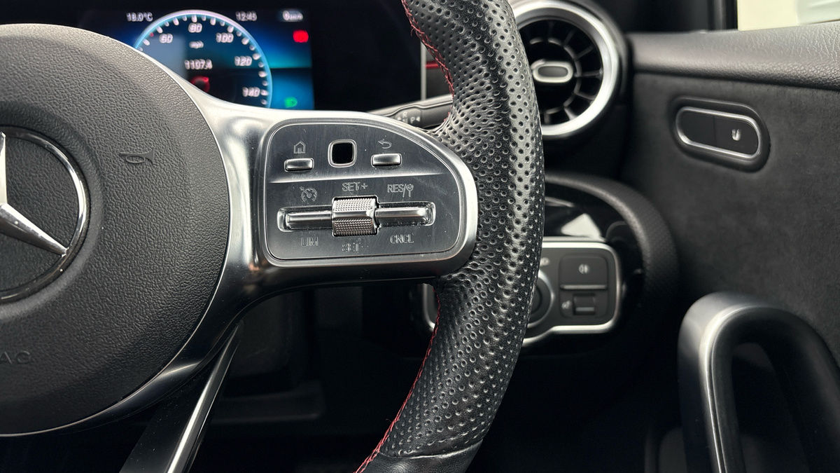 Mercedes-Benz A Class Image 14