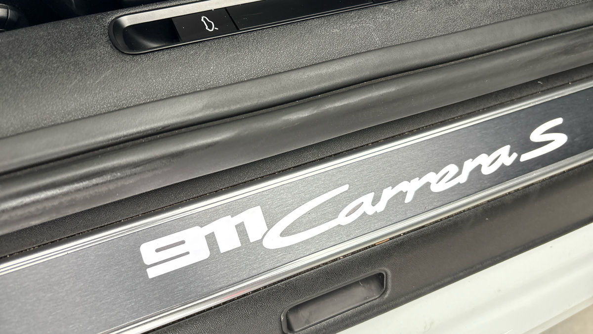 Porsche 911 Image 26