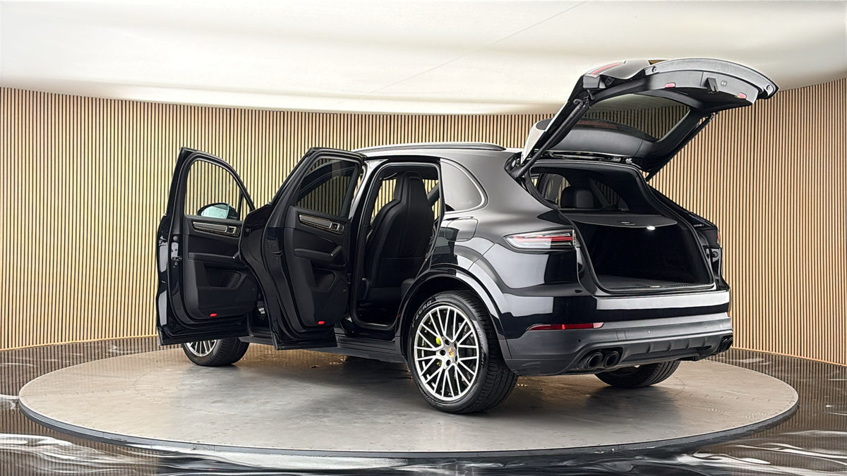More views of Porsche Cayenne