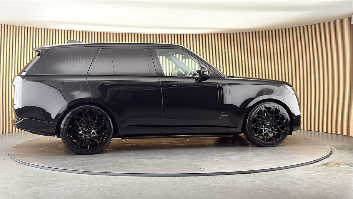 More views of Land Rover Range Rover