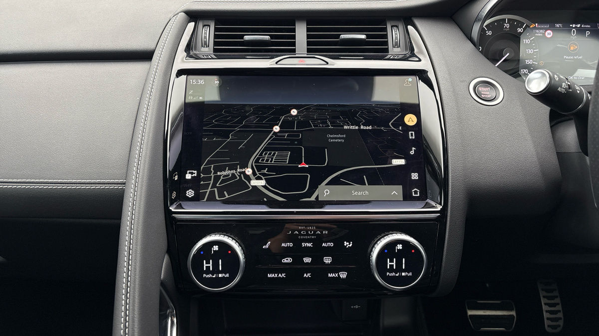 Jaguar E-PACE Image 17