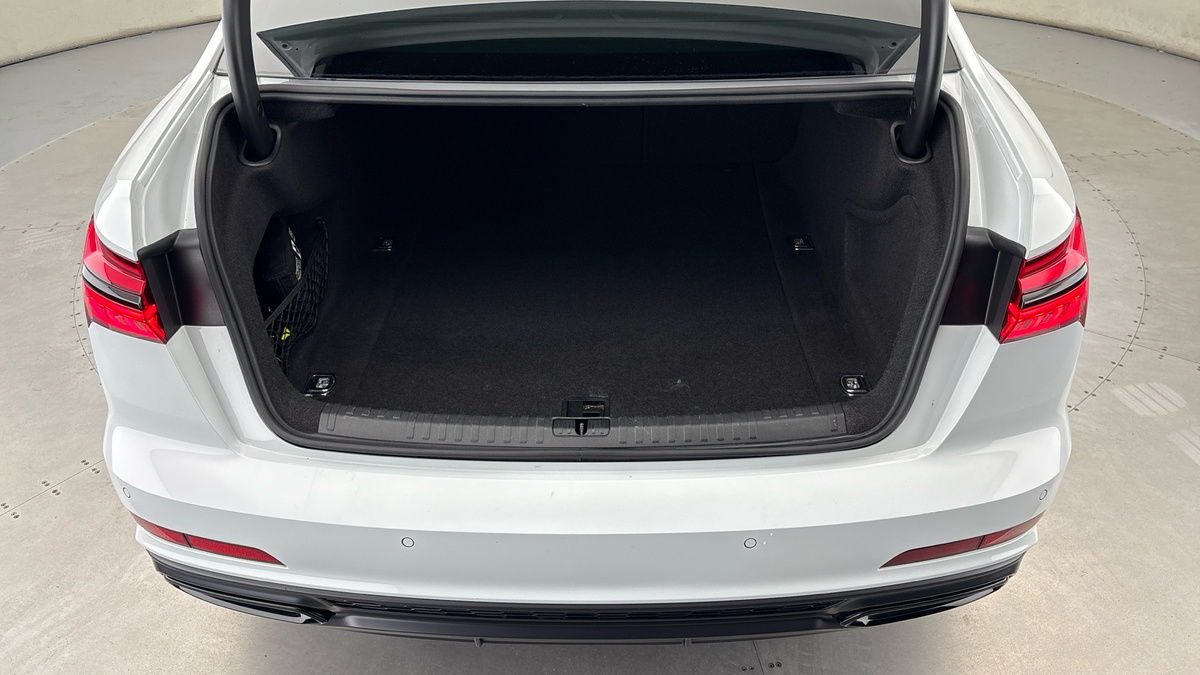 Audi A6 Saloon Image 11