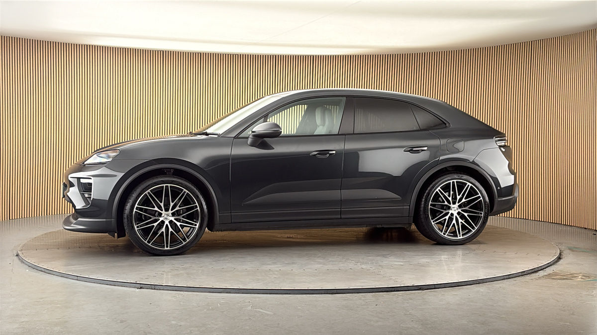 More views of Porsche Macan