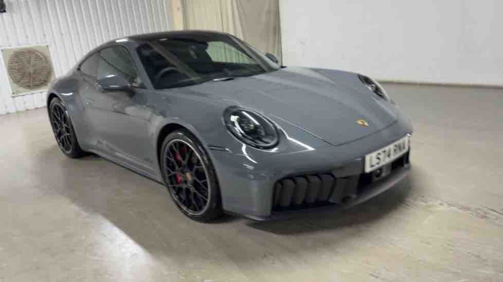 More views of Porsche 911