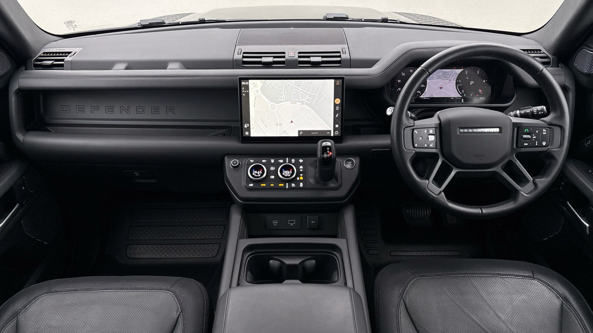 Land Rover Defender 110 Image 12