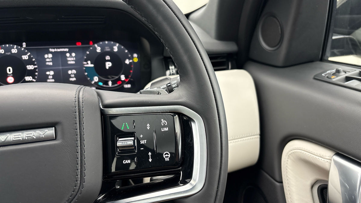 Land Rover Discovery Sport Image 14