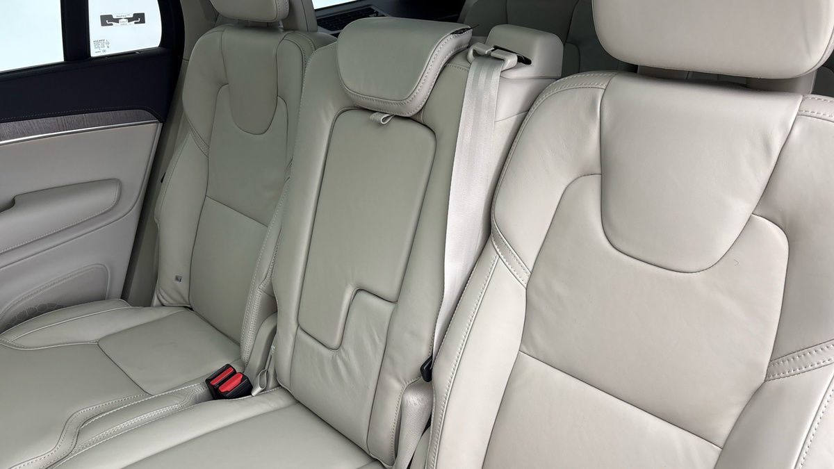 Volvo XC90 Image 8