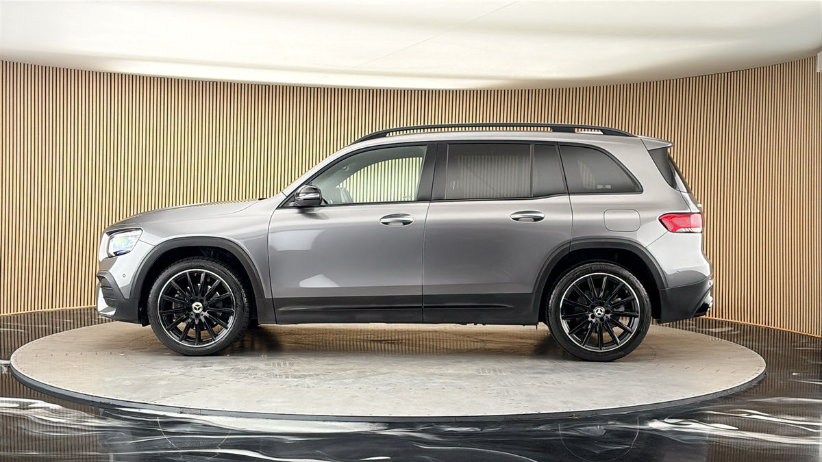 Mercedes-Benz GLB Image 15