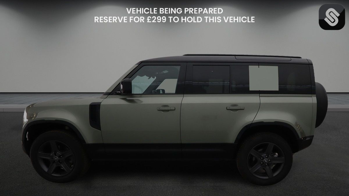 Land Rover Defender 110 Image 6