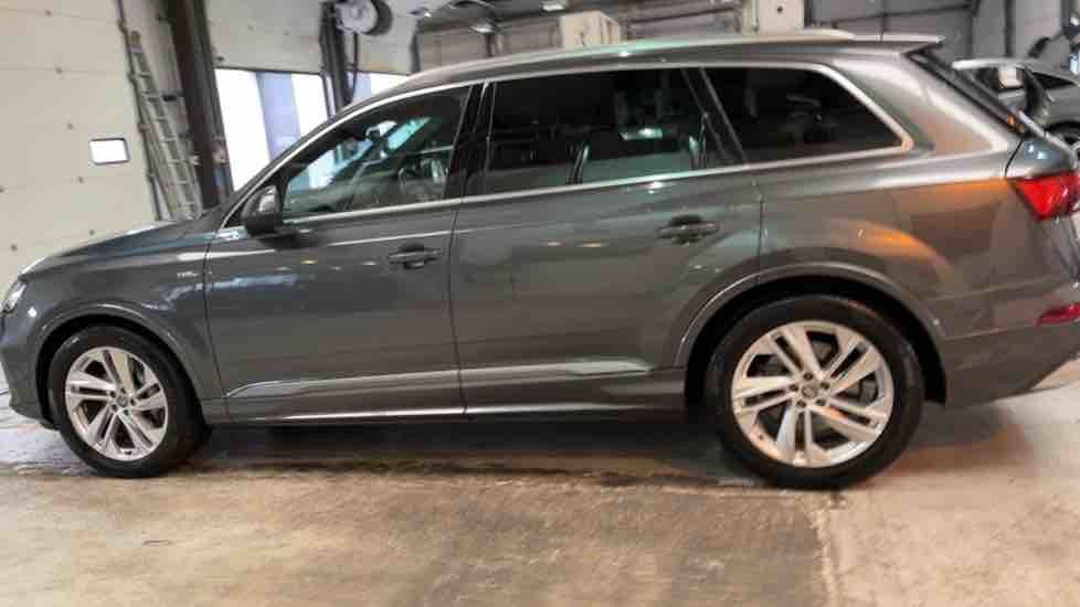 More views of Audi Q7