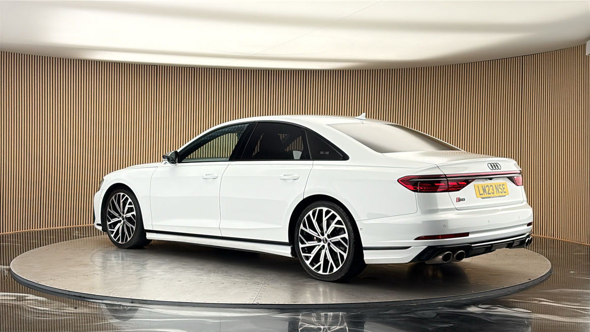 More views of Audi S8