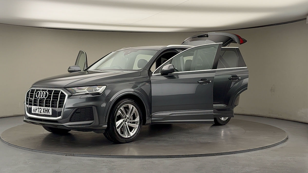 More views of Audi Q7