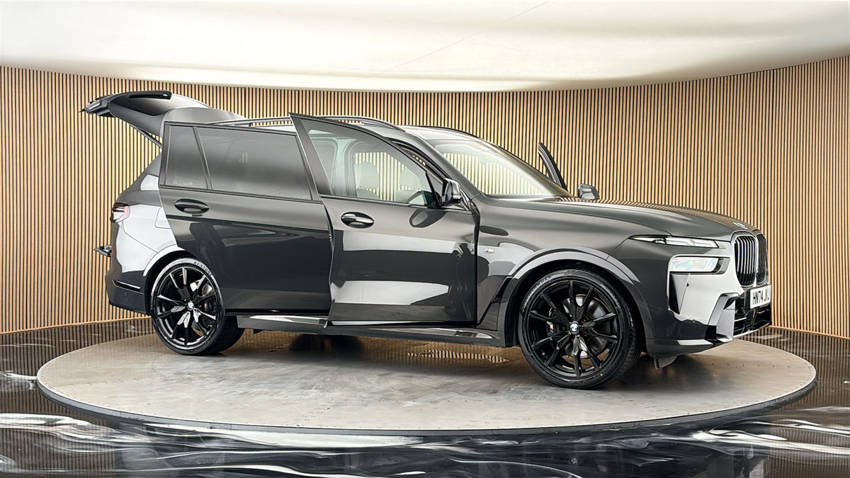More views of BMW X7