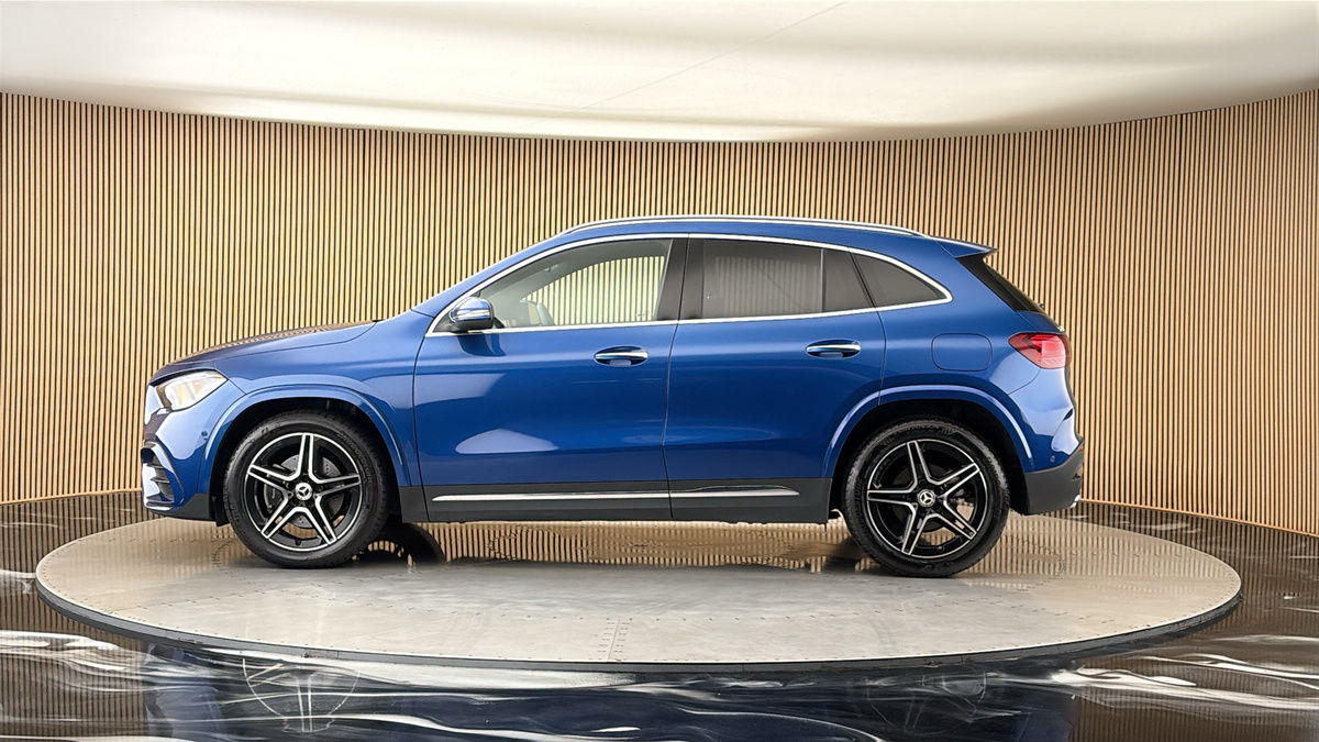 Mercedes-Benz GLA Image 15