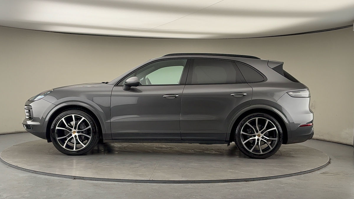 Porsche Cayenne Image 15