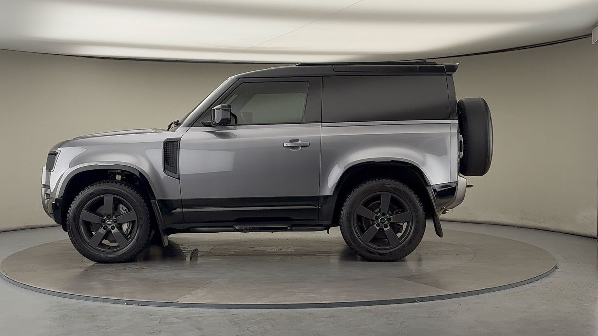 Land Rover Defender 90 Image 15