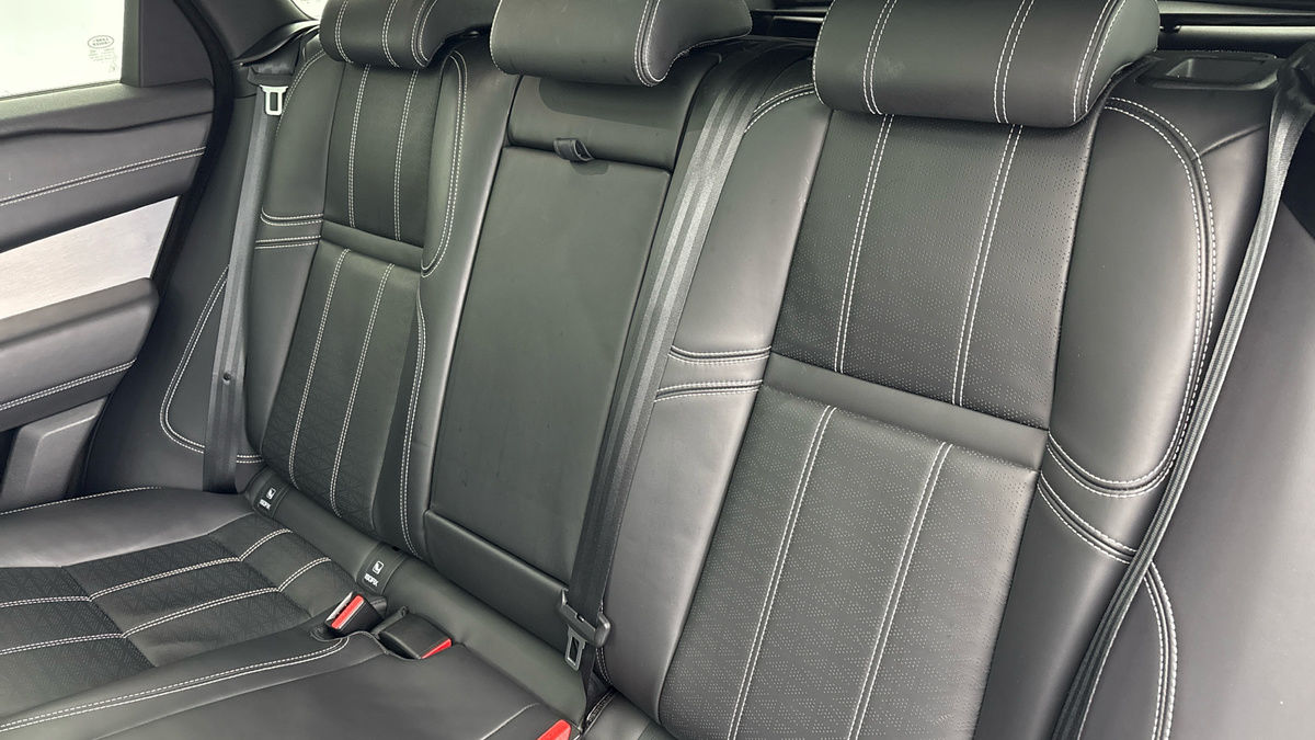 Land Rover Range Rover Velar Image 8