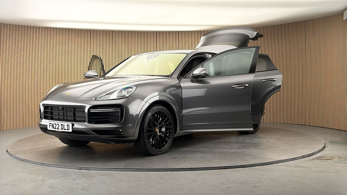 More views of Porsche Cayenne