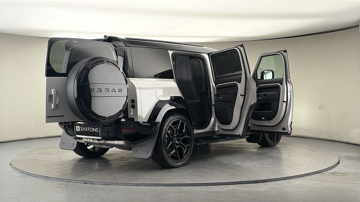 More views of Land Rover Defender 110