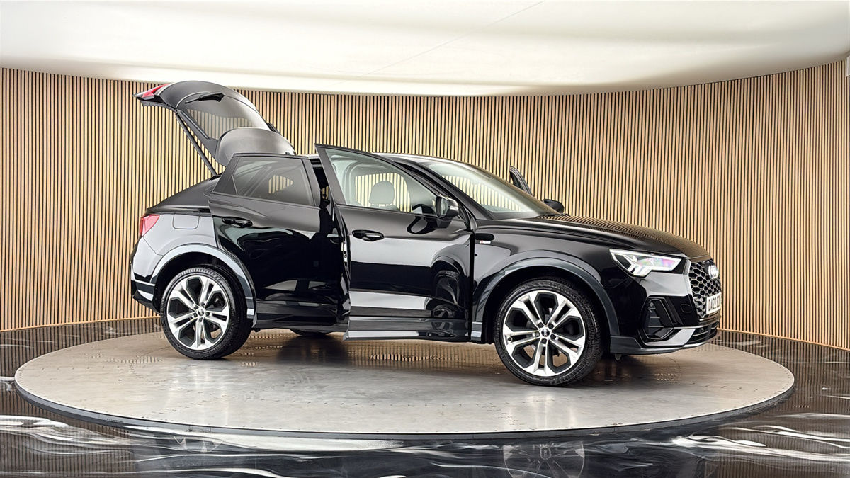 More views of Audi Q3