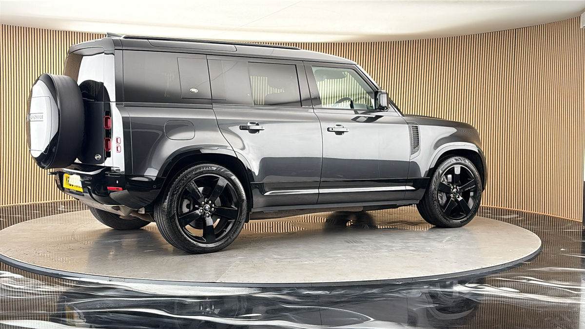 More views of Land Rover Defender 110