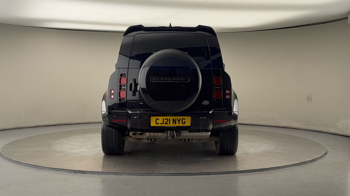 Land Rover Defender 110 Image 4