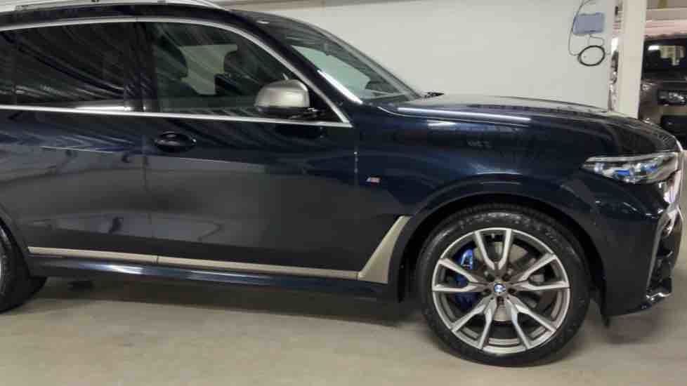 More views of BMW X7