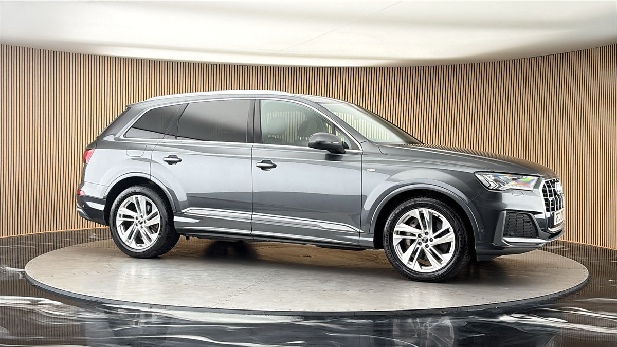 More views of Audi Q7