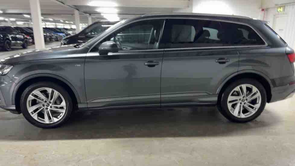 More views of Audi Q7