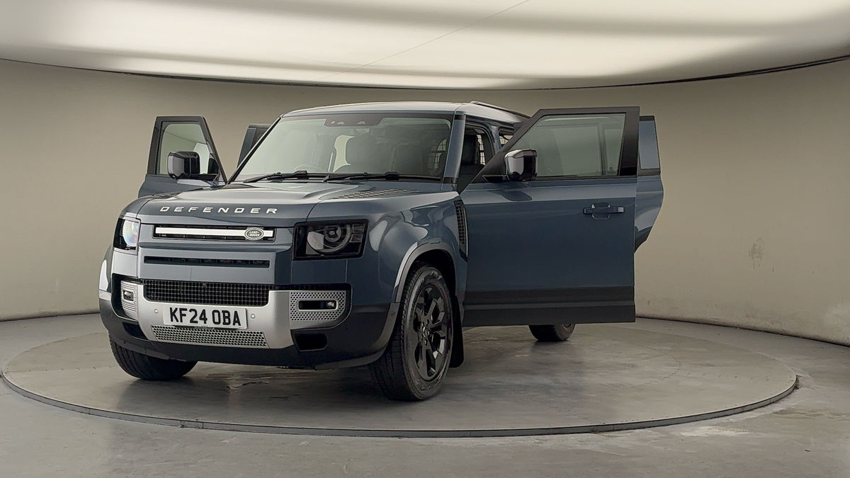 More views of Land Rover Defender 110