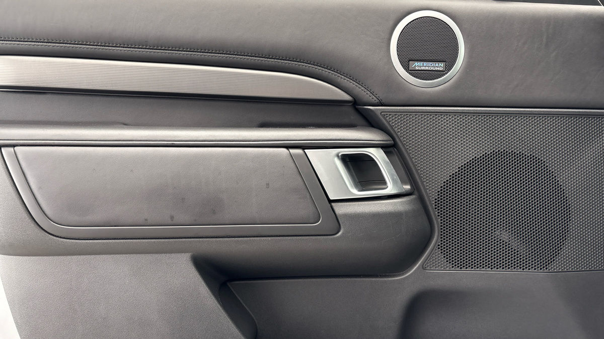 Land Rover Discovery Image 19