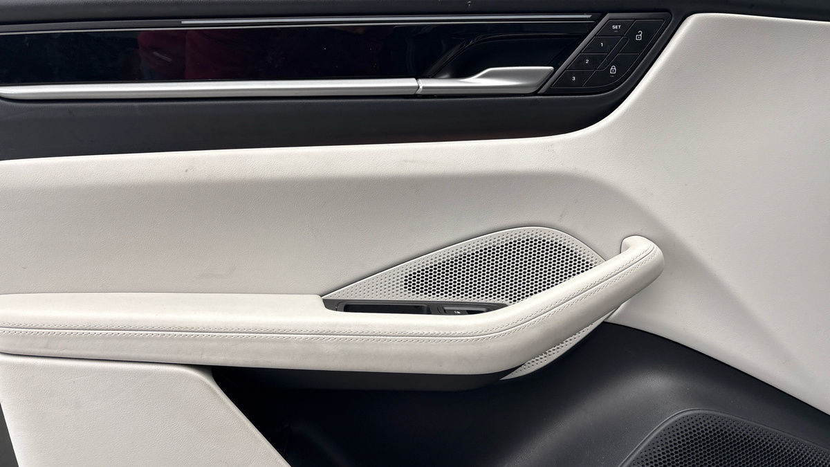 Porsche Macan Image 20