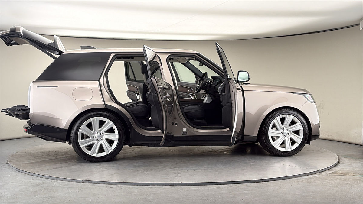 More views of Land Rover Range Rover