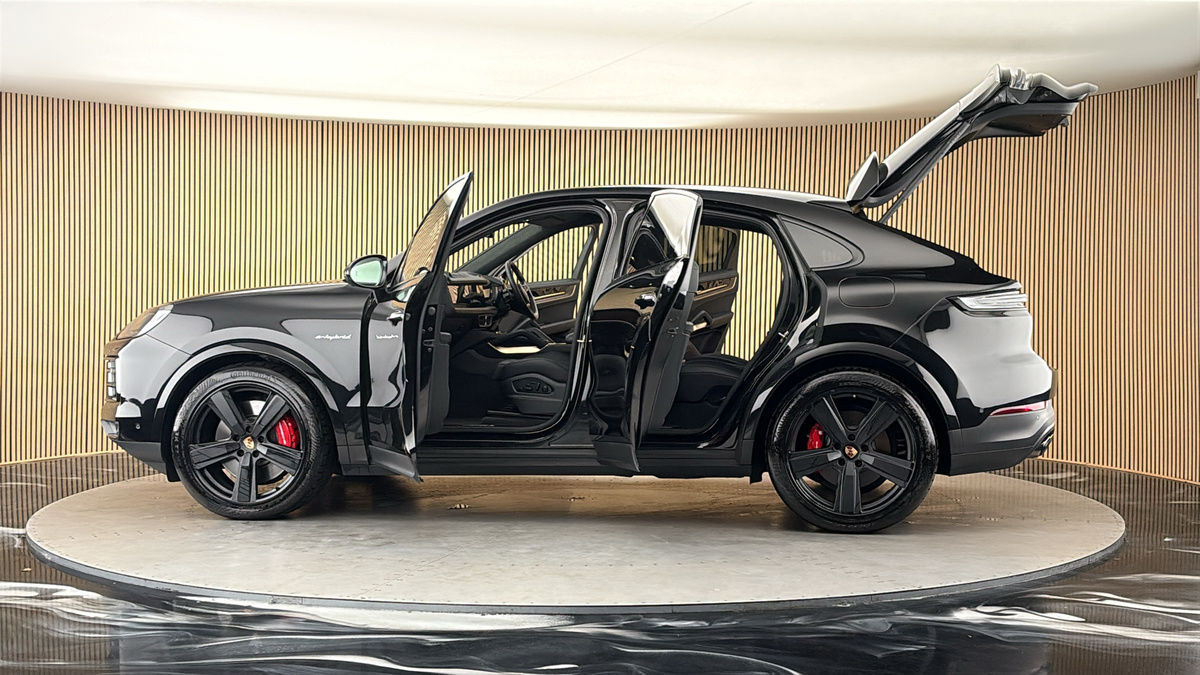 More views of Porsche Cayenne