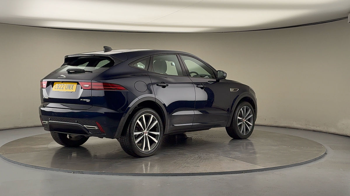 Jaguar E-PACE Image 21