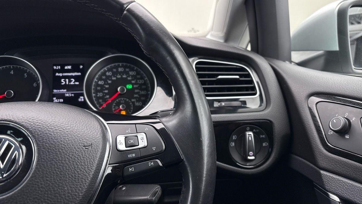 Volkswagen Golf Image 14