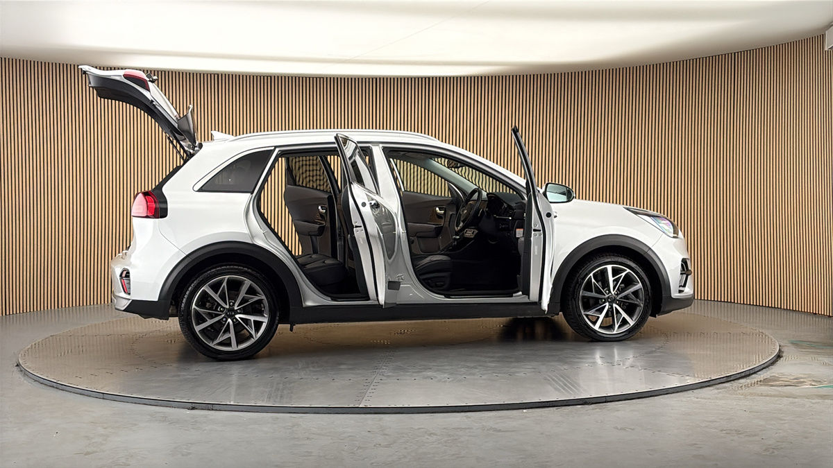 More views of Kia Niro