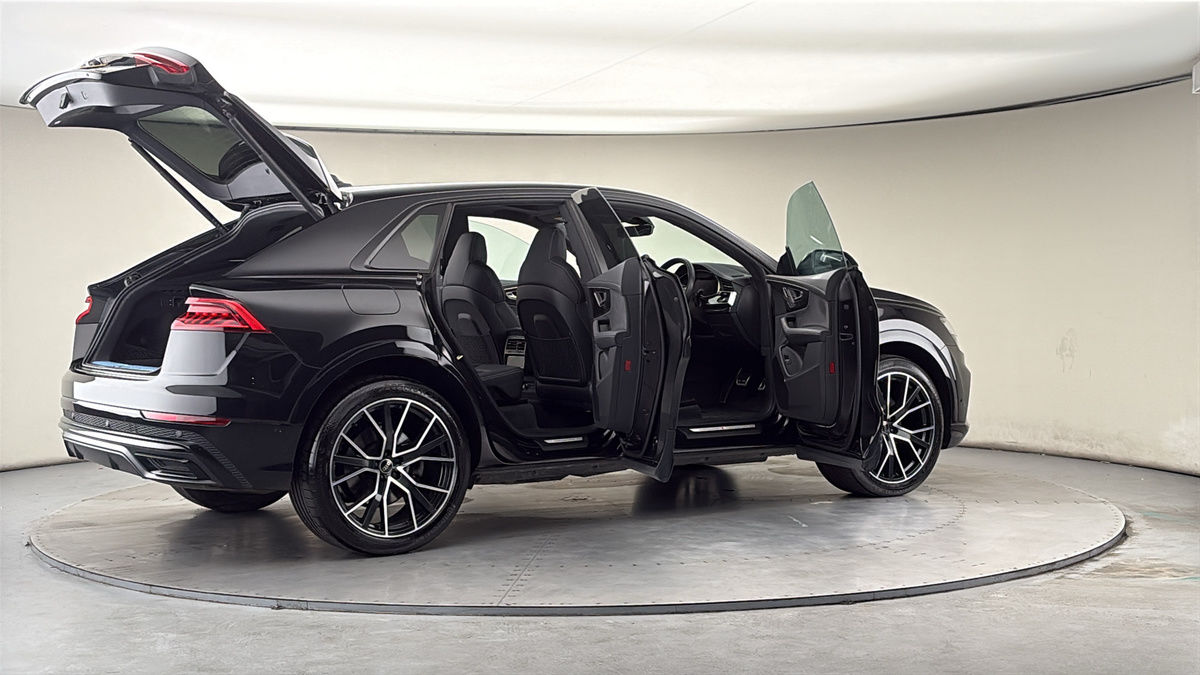 More views of Audi Q8