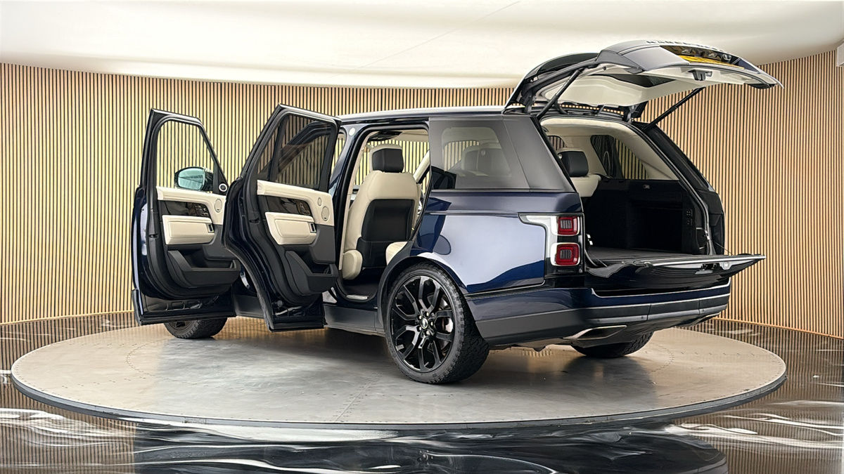 More views of Land Rover Range Rover